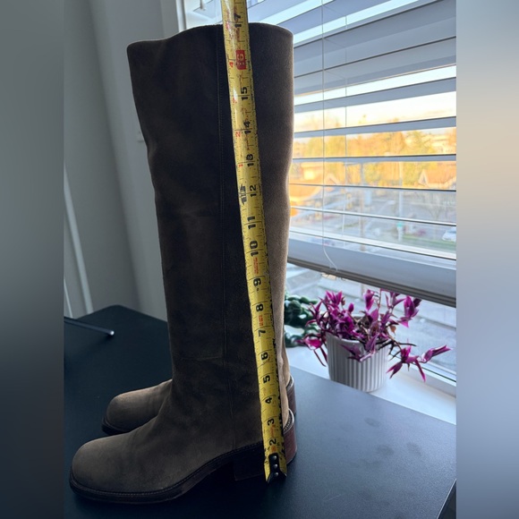 Vintage Chic Tan Over the Knee
Women's Boots - Picture 5 of 5